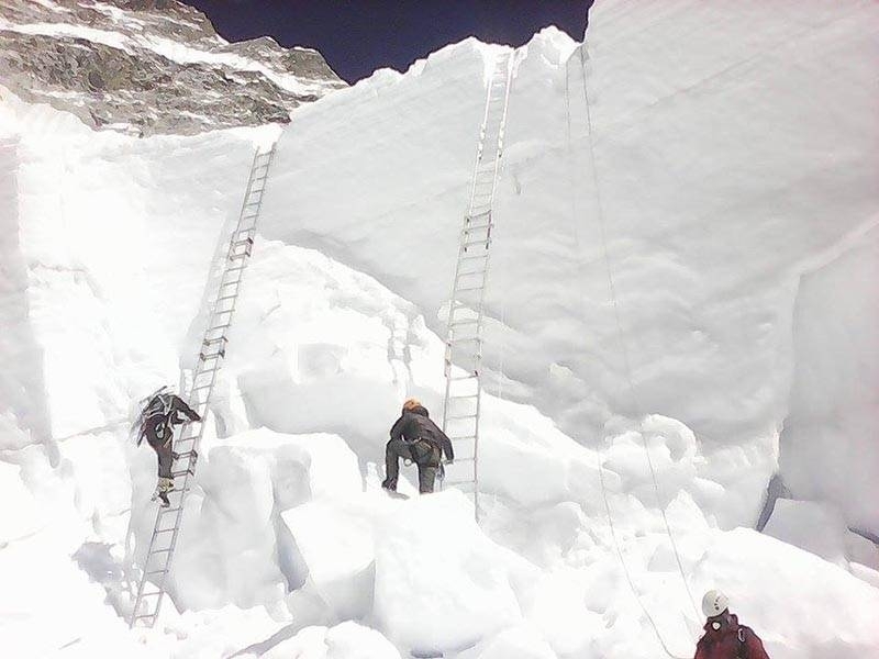 8K Expeditions assigned to fix Everest and Lhotse summit routes