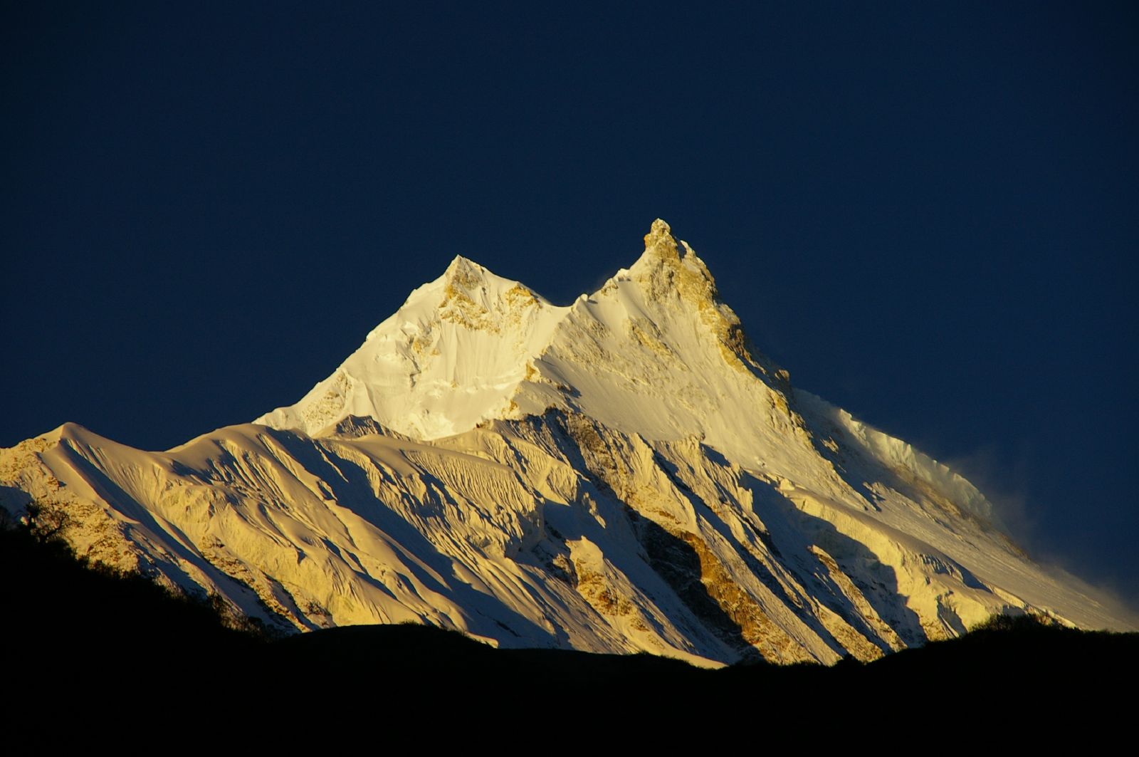 Manaslu climb to be costly as govt hikes permit fee