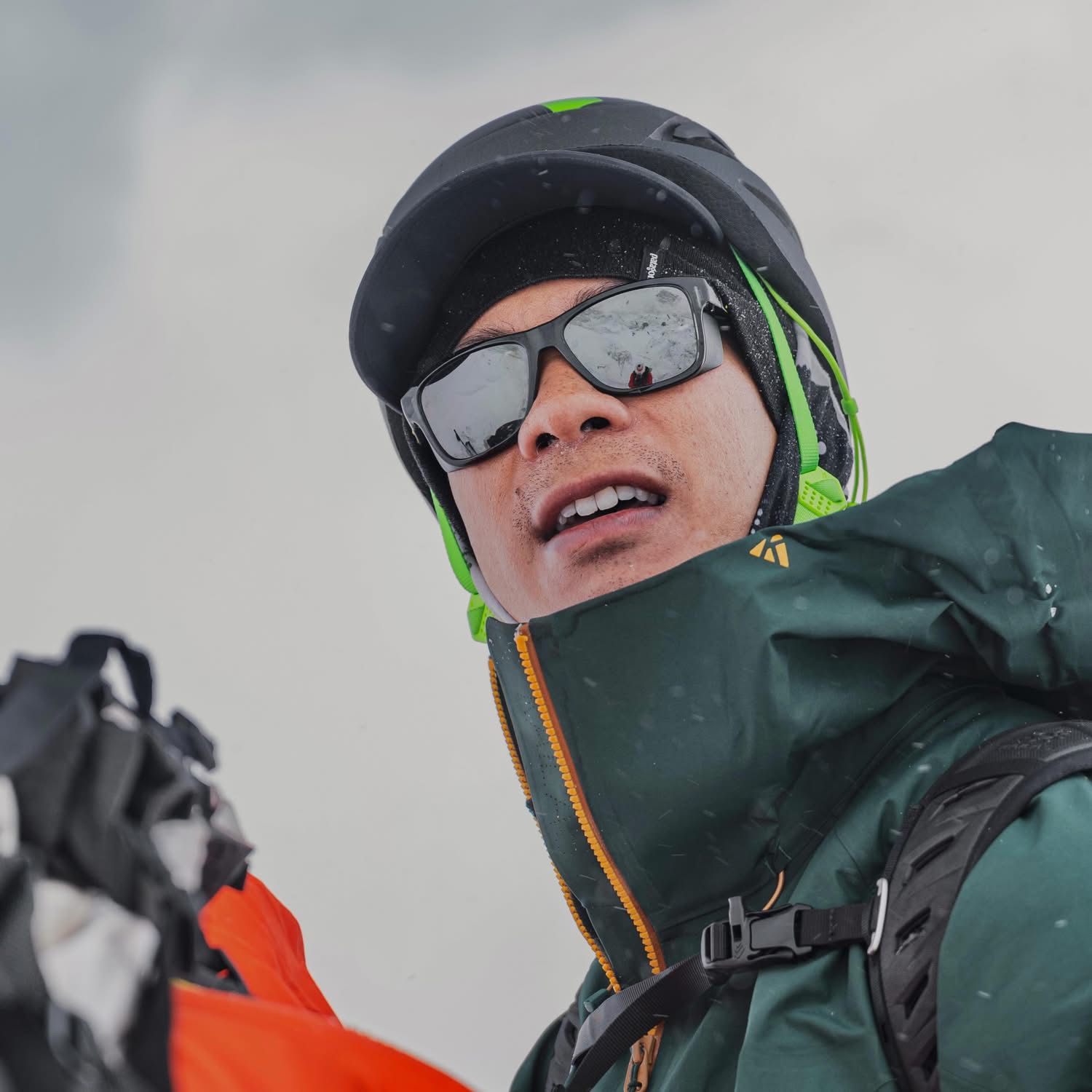 Top US diplomat Mike Harker scales Mt Everest