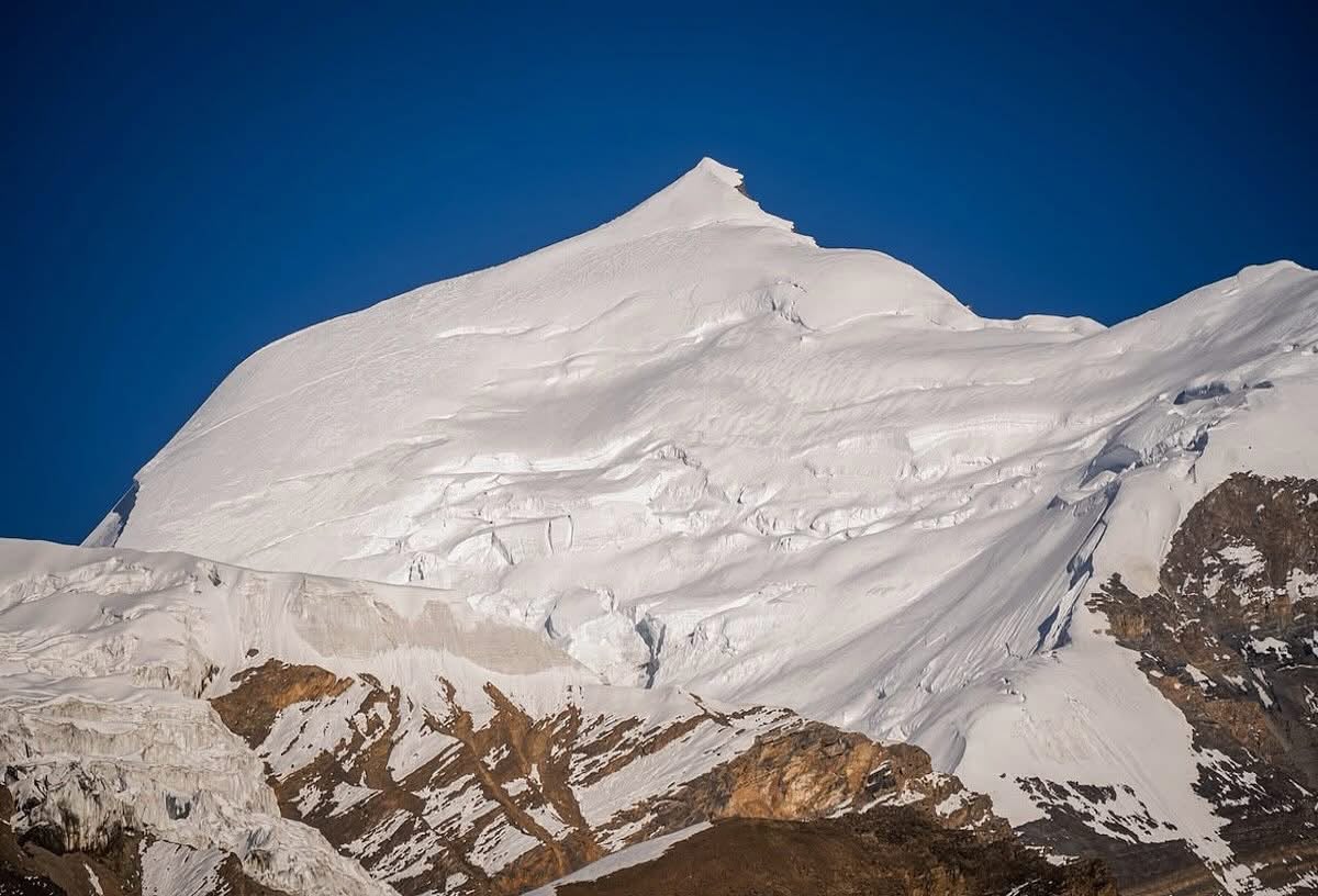 Three climbers summit Himlung Himal in autumn season