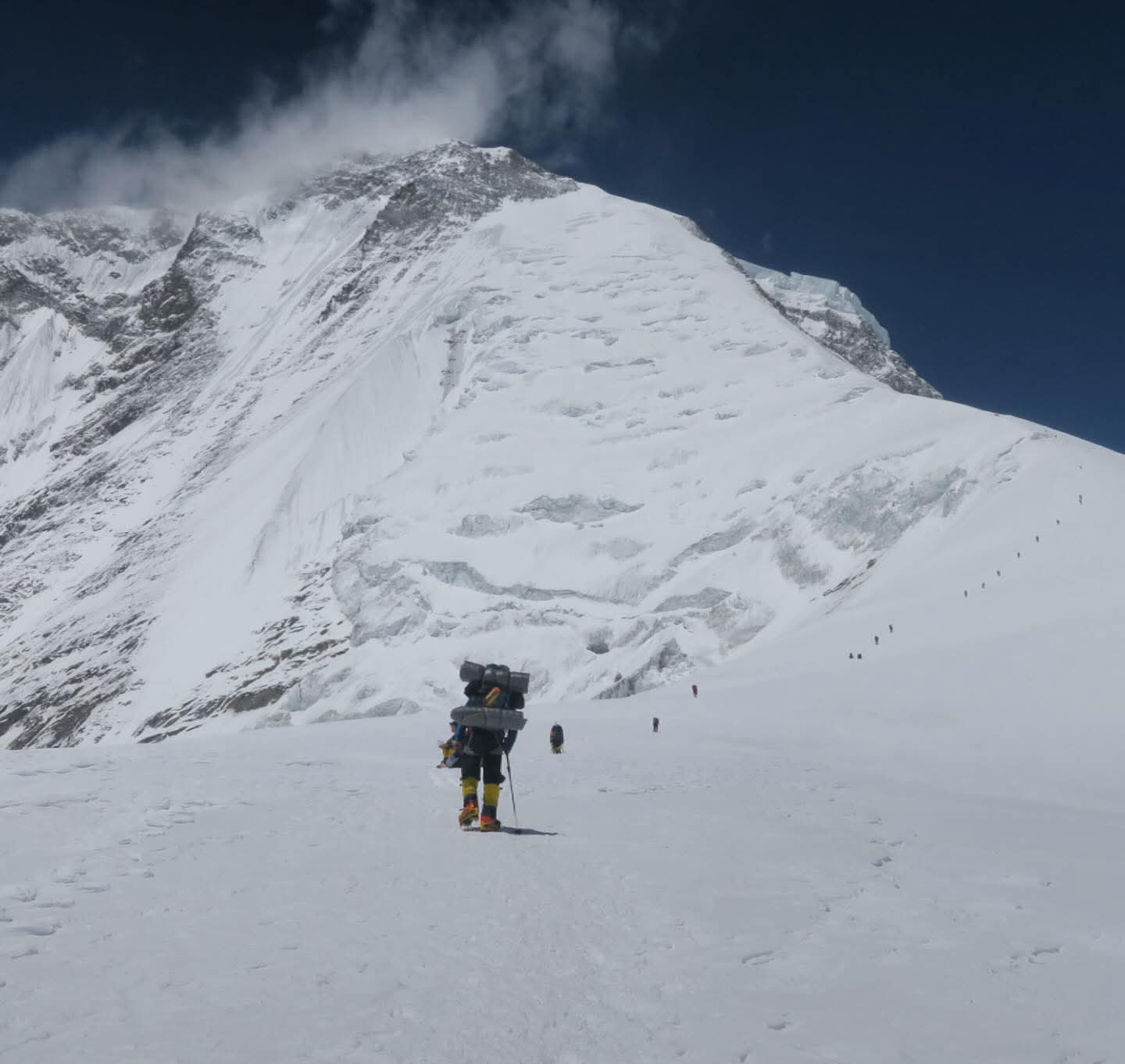 Autumn climbing season sees 1,450 climbers on 175 teams, USD 1,812,611 royalty collected